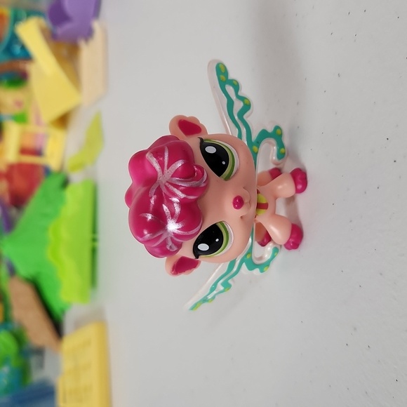 Littlest Pet Shop Shimmering Glitter Fairy Sea Breeze Authentic LPS Pink 2706 - Picture 1 of 6